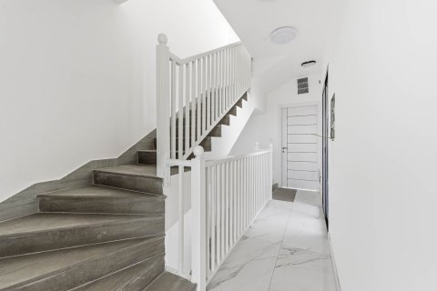 Radhus till försäljning i Dubai, UAE 3 sovrum, 174.75 kvm Nr. 748770 - fotografi 9
