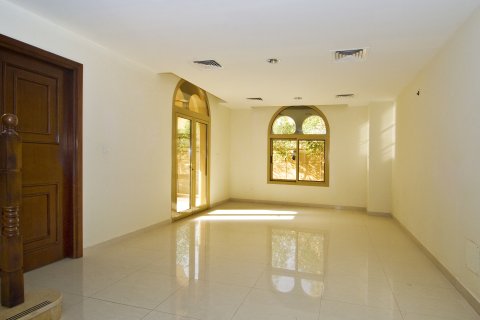 Villa til salg i Falcon City of Wonders, Dubai, UAE 5 soveværelser, 814.02 kvm № 748774 - foto 4