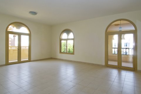 Villa til salg i Falcon City of Wonders, Dubai, UAE 5 soveværelser, 814.02 kvm № 748774 - foto 5