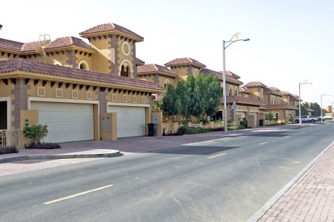 Villa til salg i Falcon City of Wonders, Dubai, UAE 5 soveværelser, 814.02 kvm № 748774 - foto 13