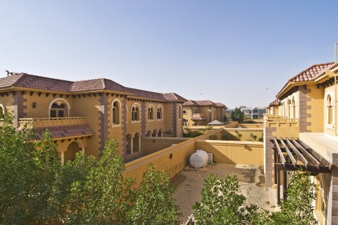 Villa til salg i Falcon City of Wonders, Dubai, UAE 5 soveværelser, 814.02 kvm № 748774 - foto 12
