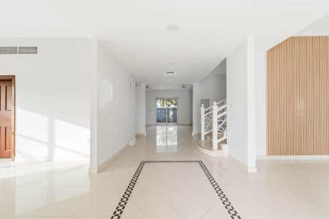 Villa til salg i Falcon City of Wonders, Dubai, UAE 5 soveværelser, 815.97 kvm № 748775 - foto 10