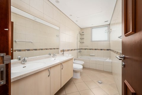Villa til salg i Falcon City of Wonders, Dubai, UAE 5 soveværelser, 815.97 kvm № 748775 - foto 17