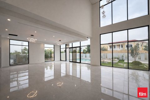 فيلا للبيع في Jumeirah Park، دبي، الإمارات العربية المتحدة 6 غرفة نوم ، 755.6 متر مربع ، رقم 701278 - صورة 2