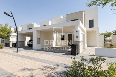 Shtëpi në qytet në Town Square, Dubai, Emiratet e Bashkuara Arabe 4 dhoma gjumi, 316.52 m2. № 765558 - Foto 2