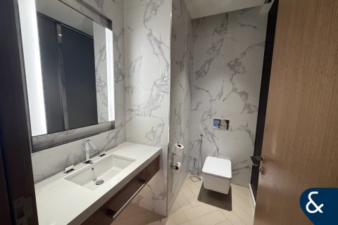 Huoneisto Downtown Dubai (Downtown Burj Dubai), Arabiemiraatit 2 makuuhuonetta, 110 m2 № 667577 - kuva 15