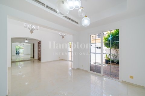 Rijtjeshuis te huur in Arabian Ranches 2, Dubai, VAE 4 slaapkamers, 350.39945801 vr.m., nr 705579 - foto 7