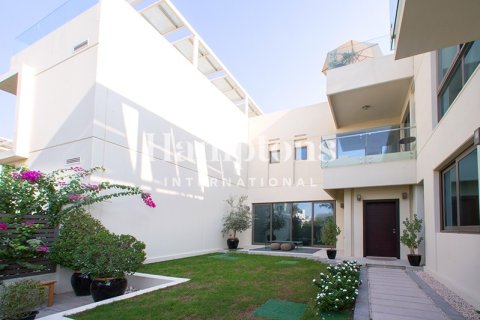 Villa te huur in The Sustainable City, Dubai, VAE 4 slaapkamers, 356.37590800 vr.m., nr 705580 - foto 14