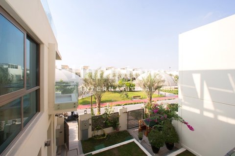 Villa te huur in The Sustainable City, Dubai, VAE 4 slaapkamers, 356.37590800 vr.m., nr 705580 - foto 17