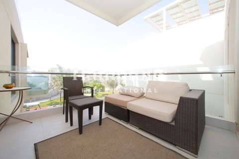 Villa te huur in The Sustainable City, Dubai, VAE 4 slaapkamers, 356.37590800 vr.m., nr 705580 - foto 3