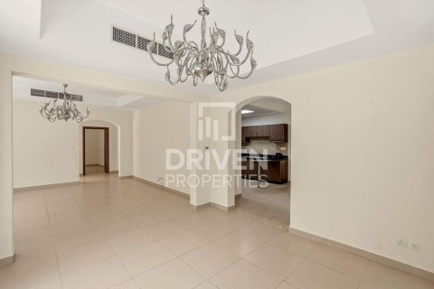 Willa do wynajęcia w Dubai Silicon Oasis, Dubai, ZEA 5 sypialnie, 385.08 mkw., nr 745975 - zdjęcie 2