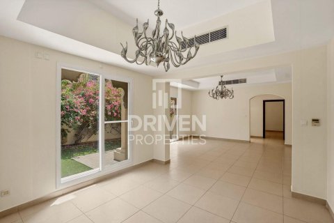 Willa do wynajęcia w Dubai Silicon Oasis, Dubai, ZEA 5 sypialnie, 385.08 mkw., nr 745975 - zdjęcie 3