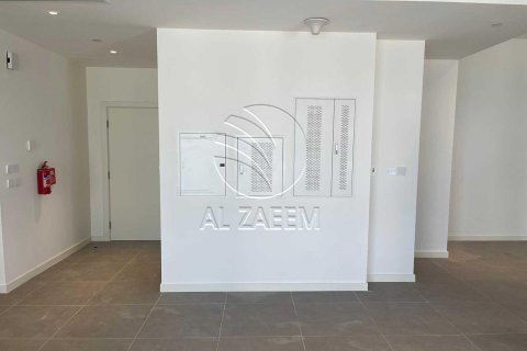 Apartment in Al Reem Island, Abu Dhabi, UAE 1 room, 45 sq.m. № 615190 - photo 9