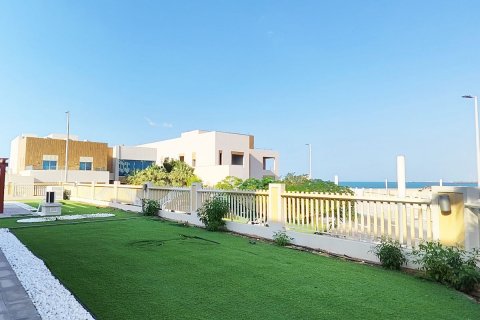 Komerční nemovitost v The Marina, Abu Dhabi, SAE 6 ložnice, 1199 m² Č.: 594184 - fotografie 2