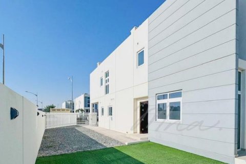 Müüa ridamaja asukohaga Dubai, AÜE: 3 magamistoaga, 263 m² Nr 565081 - pilt 1
