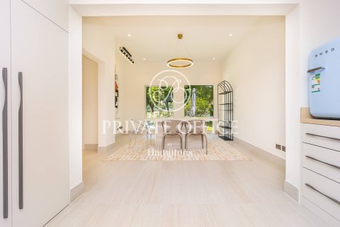 Huvila Meadows, Dubai, Arabiemiraatit 4 makuuhuonetta, 332.40693400 m2 № 651291 - kuva 2