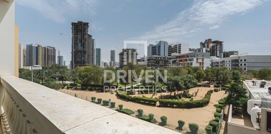 Appartement à Jumeirah Village Circle, Dubai, EAU: 2 chambres, 112.32 m2 № 756730