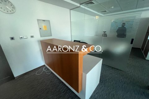 Jumeirah Lake Towers, Dubai, UAE의 임대용 사무실 99제곱미터 번호 693690 - 사진 5