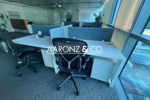 Jumeirah Lake Towers, Dubai, UAE의 임대용 사무실 99제곱미터 번호 693690 - 사진 2