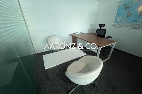 Jumeirah Lake Towers, Dubai, UAE의 임대용 사무실 99제곱미터 번호 693690 - 사진 12
