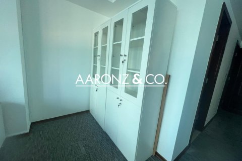 Jumeirah Lake Towers, Dubai, UAE의 임대용 사무실 99제곱미터 번호 693690 - 사진 7
