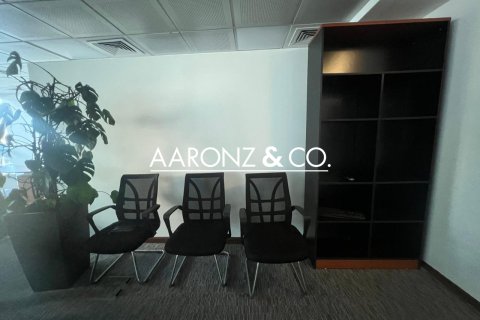 Jumeirah Lake Towers, Dubai, UAE의 임대용 사무실 99제곱미터 번호 693690 - 사진 4