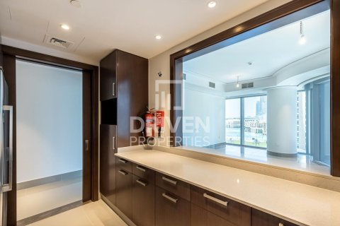 Apartment in Downtown Dubai (Downtown Burj Dubai), UAE 2 bedrooms, 156 sq.m. № 684381 - photo 14