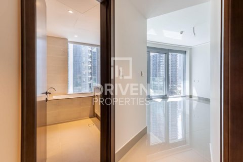 Apartment in Downtown Dubai (Downtown Burj Dubai), UAE 2 bedrooms, 156 sq.m. № 684381 - photo 10