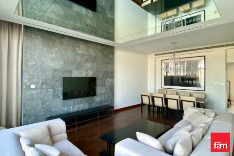 Villa in Dubai, UAE 5 bedrooms, 420.5 sq.m. № 632808 - photo 3