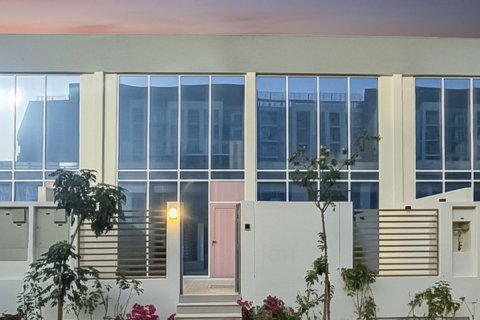 Vila u Dubai, UAE 3 spavaćih soba, 105.7 m2 Br. 658957 - fotografija 20