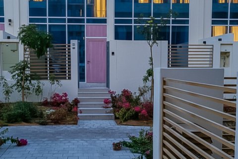 Vila u Dubai, UAE 3 spavaćih soba, 105.7 m2 Br. 658957 - fotografija 19