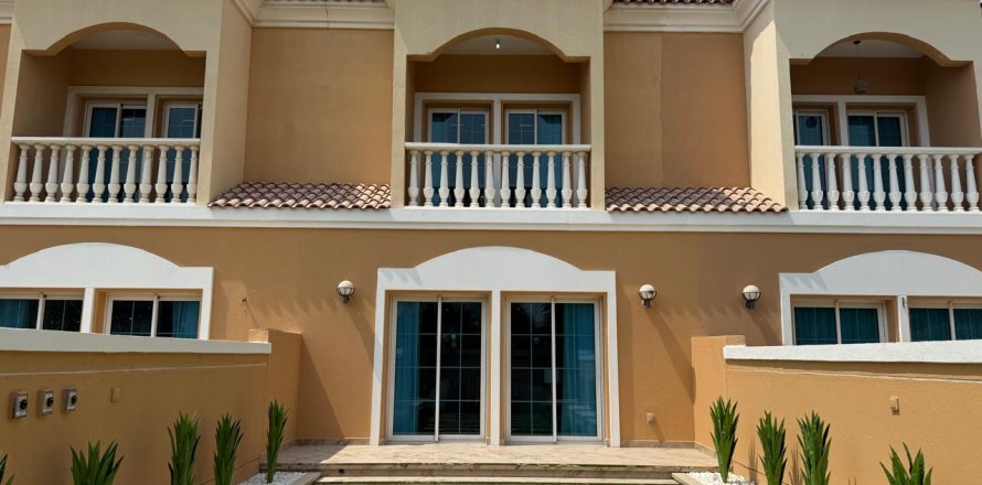 خانه شهری در Jumeirah Village Triangle، Dubai ، امارات متحده عربی 2 خوابه ، 152 متر مربع.  شماره 734165