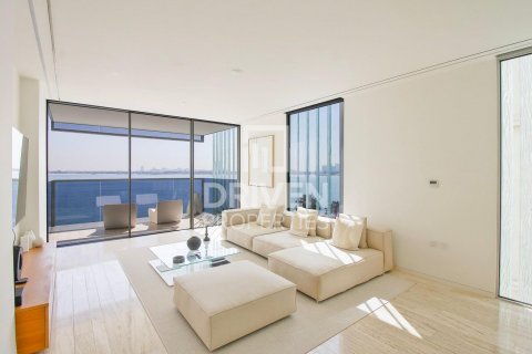 Apartment in Palm Jumeirah, Dubai, UAE 2 bedrooms, 184 sq.m. № 602673 - photo 1