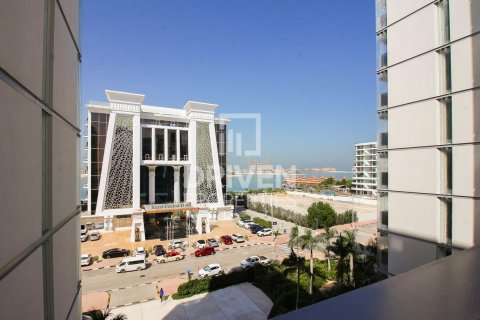 Apartment in Palm Jumeirah, Dubai, UAE 2 bedrooms, 184 sq.m. № 602673 - photo 19