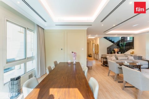 Villa i Al Barsha, Dubai, Emiratene 3 soverom, 323.5 kvm nr. 710253