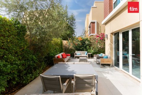 Vila di Al Barsha, Dubai, UEA 3 kamar tidur, 323.5 m2 nomor 710253 - foto 4