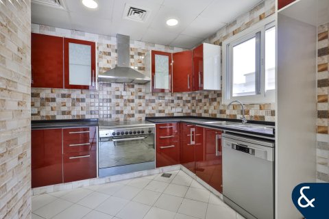 Villa in The Springs, Dubai, UAE 3 bedrooms, 210 sq.m. № 667130 - photo 6