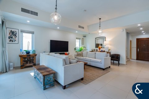 Willa na sprzedaż w Dubai Land, Dubai, ZEA 4 sypialnie, 309 mkw., nr 667129 - zdjęcie 3