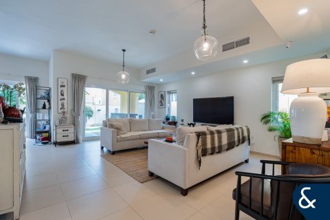 Willa na sprzedaż w Dubai Land, Dubai, ZEA 4 sypialnie, 309 mkw., nr 667129 - zdjęcie 2