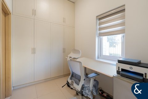 Willa na sprzedaż w Dubai Land, Dubai, ZEA 4 sypialnie, 309 mkw., nr 667129 - zdjęcie 16