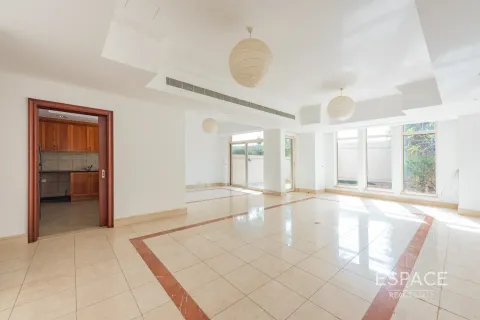 Vilë në Dubai Marina, Emiratet e Bashkuara Arabe 3 dhoma gjumi, 316 m2. № 650189 - Foto 3