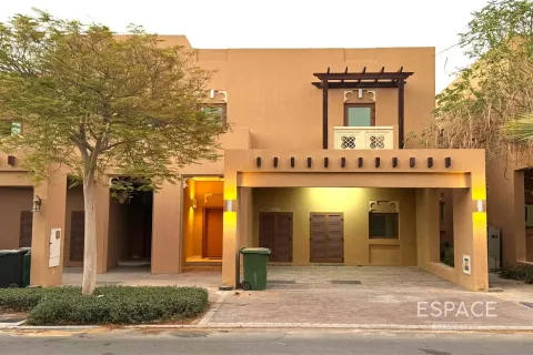 Városi lakóépület itt: Al Furjan, Dubai, EAE, 3 hálószoba, 283 m², azonosító: 650188 - fénykép 1