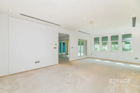 Villa uthyres i Jumeirah Park, Dubai, UAE 3 sovrum, 285 kvm Nr. 650186 - fotografi 2