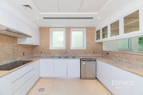 Villa uthyres i Jumeirah Park, Dubai, UAE 3 sovrum, 285 kvm Nr. 650186 - fotografi 4