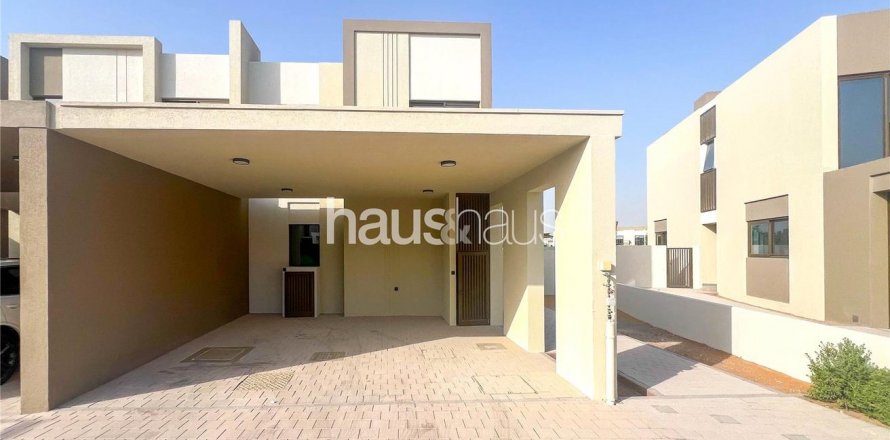 Řadový dům v Dubai Land, Dubai, SAE 4 ložnice, 216 m² Č.: 626016