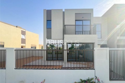 Řadový dům v Dubai Land, Dubai, SAE 4 ložnice, 216 m² Č.: 626016 - fotografie 15