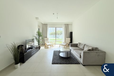 Купить квартиру в Даунтаун Дубай (Даунтаун Бурдж Дубай), ОАЭ 2 спальни, 160м2, № 667168 - фото 2