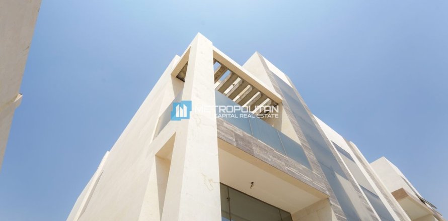 Villa in Al Shamkha, Abu Dhabi, UAE 8 bedrooms, 780 sq.m. № 659693