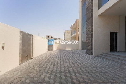 Villa in Al Shamkha, Abu Dhabi, UAE 8 bedrooms, 780 sq.m. № 659693 - photo 9