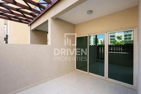 Apartmen di Greens, Dubai, UAE 1 bilik tidur, 100.99 meter persegi № 768283 - foto 15